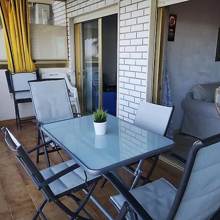 Apartamento En Paseo Maritimo Con Piscina Y Aire Acond Apartment *