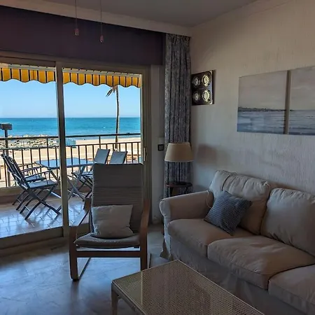 Apartamento En Paseo Maritimo Con Piscina Y Aire Acond Apartment