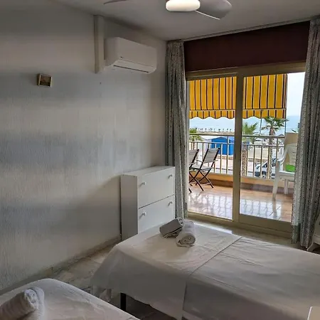 Apartment Apartamento En Paseo Maritimo Con Piscina Y Aire Acond