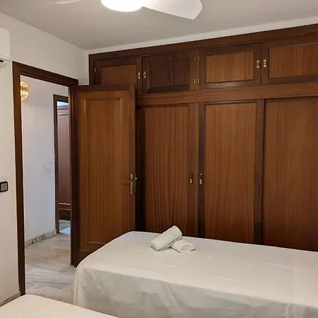 Apartment Apartamento En Paseo Maritimo Con Piscina Y Aire Acond Fuengirola