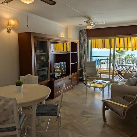 Apartamento En Paseo Maritimo Con Piscina Y Aire Acond * Fuengirola