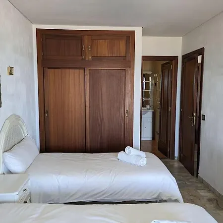 Apartment Apartamento En Paseo Maritimo Con Piscina Y Aire Acond