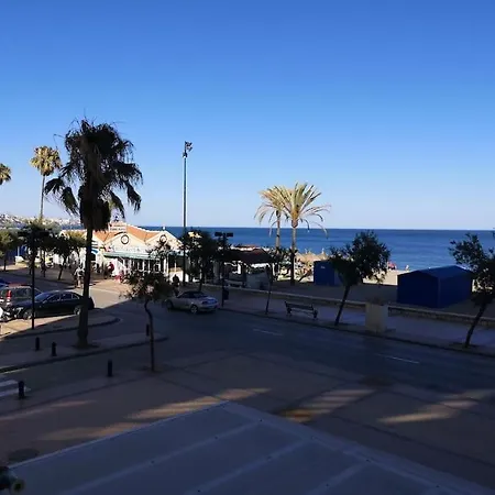 Apartamento En Paseo Maritimo Con Piscina Y Aire Acond Apartment *