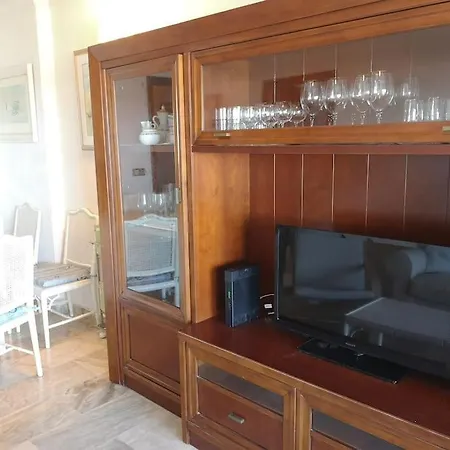 Apartment Apartamento En Paseo Maritimo Con Piscina Y Aire Acond *