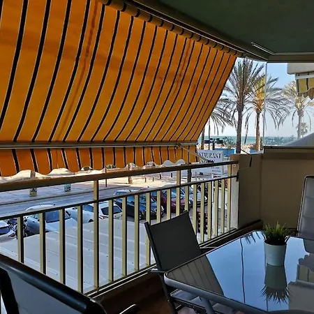 Apartamento En Paseo Maritimo Con Piscina Y Aire Acond