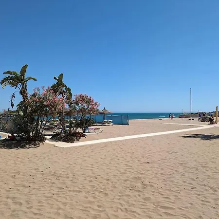 Apartment Apartamento En Paseo Maritimo Con Piscina Y Aire Acond