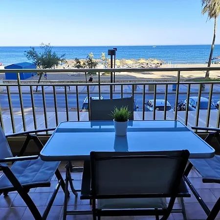 Apartamento En Paseo Maritimo Con Piscina Y Aire Acond Apartment *