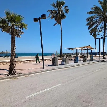 Apartamento En Paseo Maritimo Con Piscina Y Aire Acond *