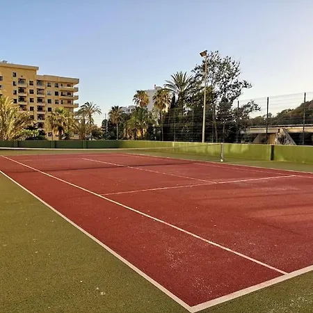 Apartamento En Paseo Maritimo Con Piscina Y Aire Acond